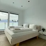 Moderne Mit Balkon & Parkplatz In Soehlde *