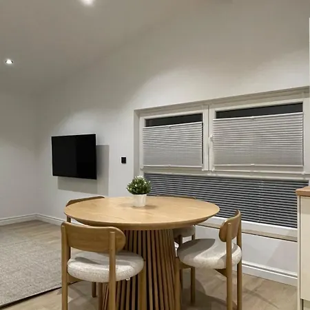 Moderne Mit Balkon & Parkplatz In Soehlde